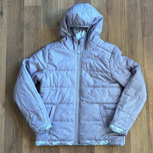 Girls’ The North Face Reversible Puffer Jacket - Large (12) - Picture 8 of 12